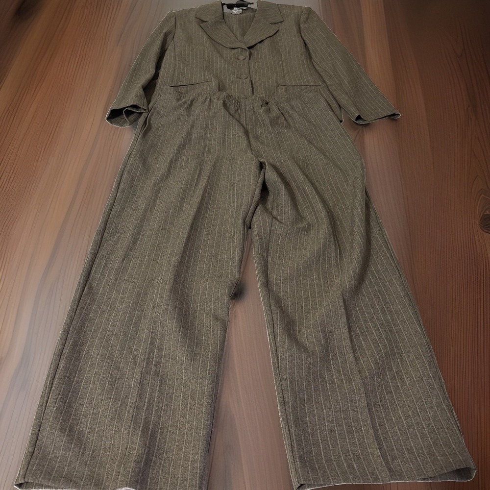 Vintage Nikki Petite Pinstripe Pantsuit Set 14P Gray Blazer Wide Leg Trousers